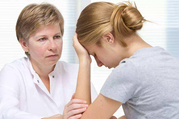 多囊卵巢能不能吃巧克力因人而异,虽无糖也可能引发肥胖(图1) 多囊卵巢患者不能吃巧克力