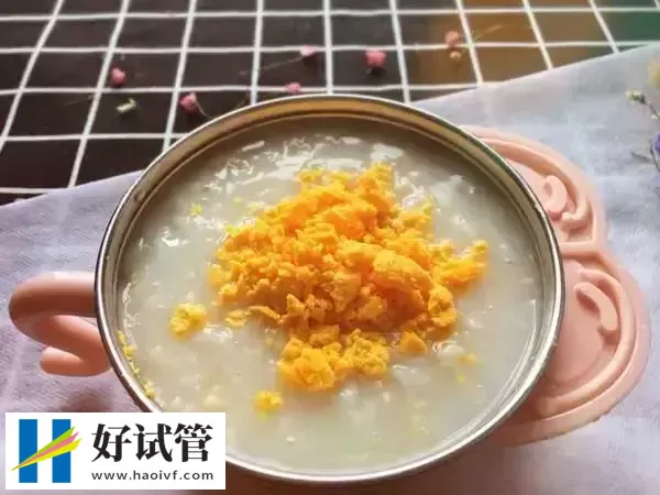 十个月的宝宝吃什么辅食好(图1) 十个月大的宝宝早已可以添加辅食了